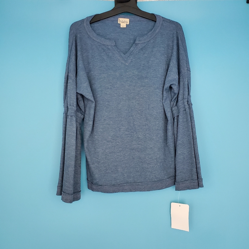 NEW baea Top Women's Size Large Waffle Knit Blue V-Neck